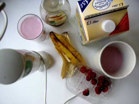 Himbeer-Bananen-Milch-Ingridients - Joghurt missing